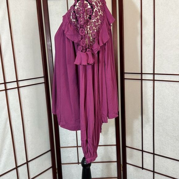 Free people Raspberry Pink Little Bit Of Love Lace Shoulder Ruffle Blouse - Picture 3 of 13